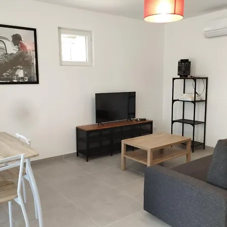 Apartment Meuble Et Confort, Au Milieu De La Campagne